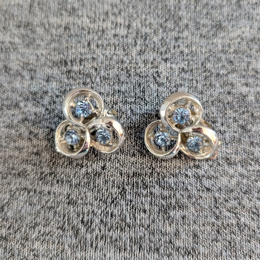 3 for $30 | Vintage Silver-toned Tri-Stone Clip Earrings with Blue Rhine… - Picture 1 of 3